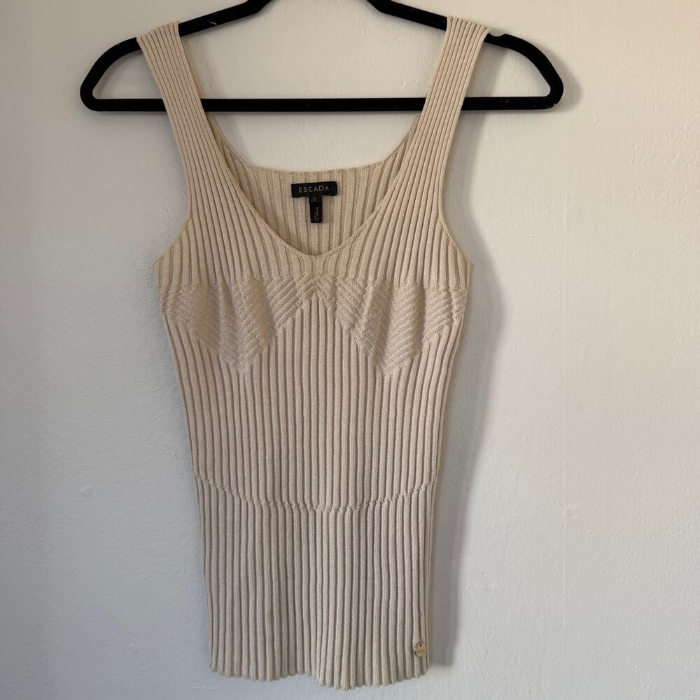 VTG Escada cream ribbed knit tank top featuring a textured pattern detailing